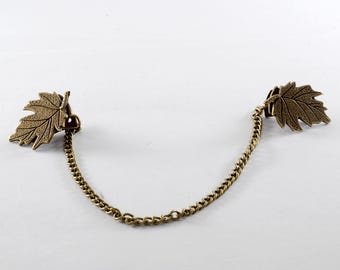 Vintage Sweater Clip Guard Maple Leaf Bronze Tone Chain Link Fashion Accessory 8"