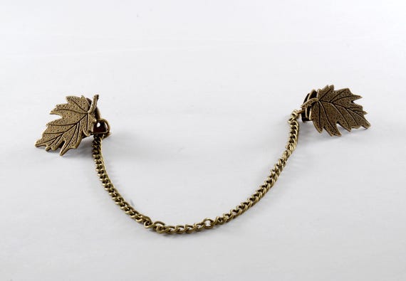 Vintage Sweater Clip Guard Maple Leaf Bronze Tone Chain Link Fashion Accessory 8"