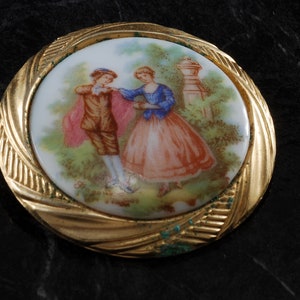 Vintage plaqué or couple Limoges cabochon broche bijoux 1 3/4&quot;