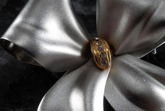 Vintage Bow Brooch Signed Tona Rhinestone Silver … - image 2