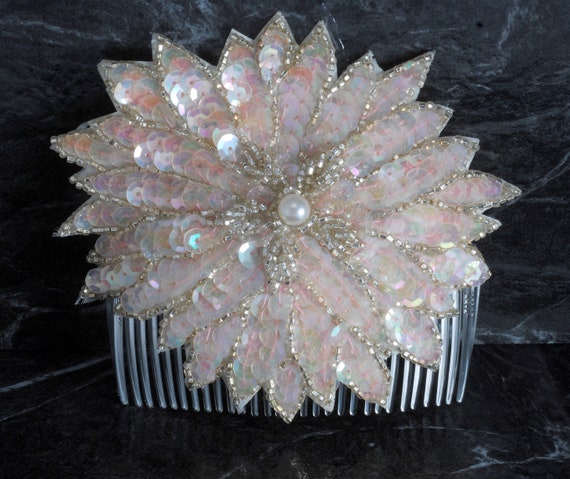 Vintage Hair Comb Flower Burst Sequin Bead Attachment Hair  display picture 1
