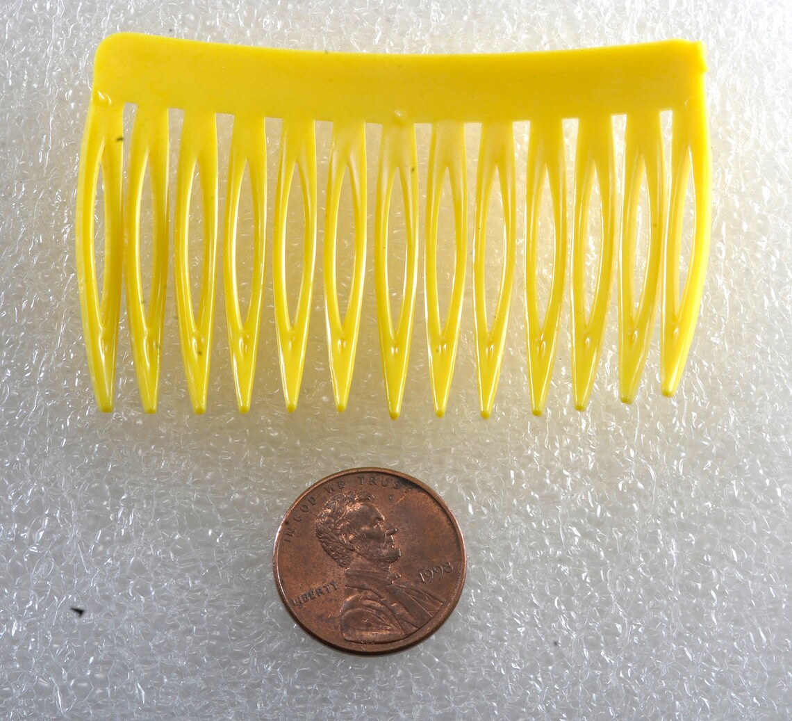 Vintage Side Comb Pair Yellow Plastic Hair Accessory Combs Etsy Norway