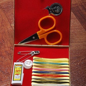 Vintage Sewing Kit Gold Tone Metal Thread Scissor Needle Pins Buttons Accessory