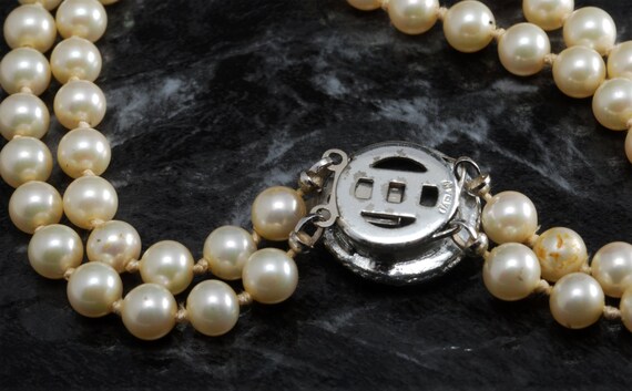 Vintage Ladies Necklace Off White Glass Faux Pear… - image 3