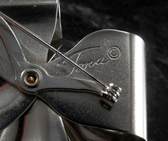 Vintage Bow Brooch Signed Tona Rhinestone Silver … - image 4