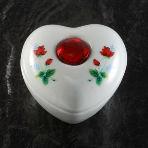 Vintage Jewelry Box Keepsake Trinket Keeper Heart Roses Ceramic Red Gem NOS