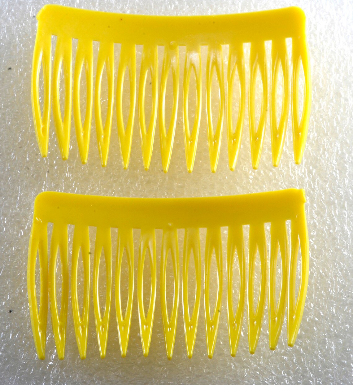 Vintage Side Comb Pair Yellow Plastic Hair Accessory Combs Etsy Norway