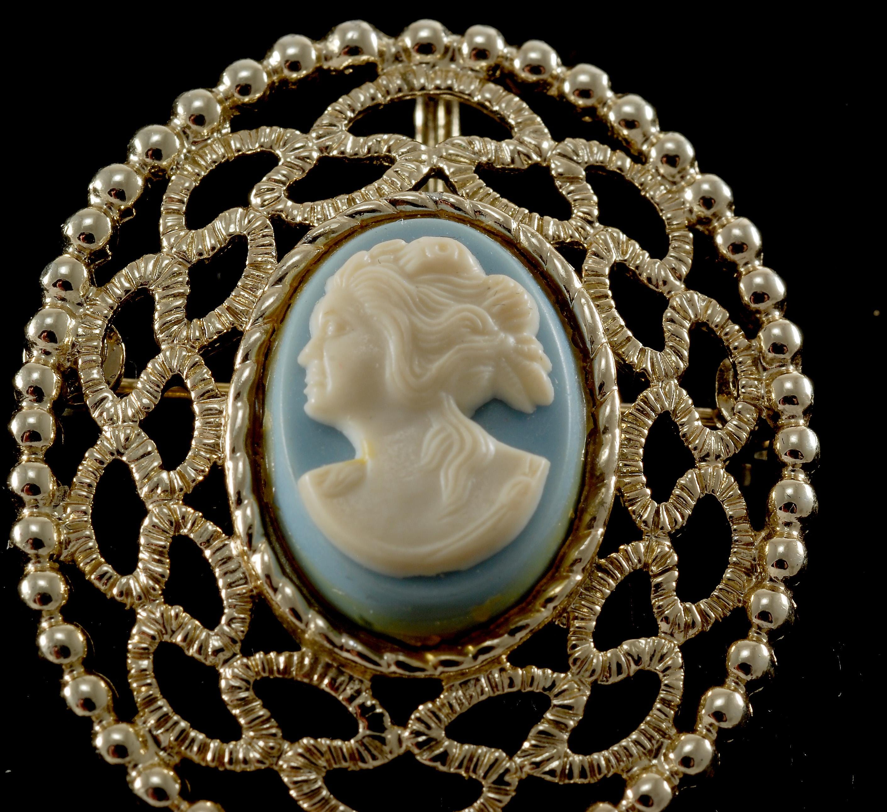 ヴィンテージ サラ コベントリー カメオ ブローチ ゴールドトーン