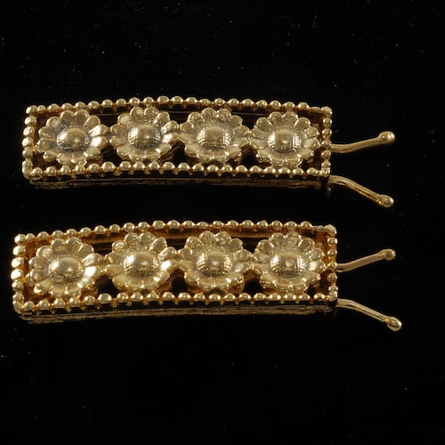 Vintage haarspeldje paar goudkleurige metalen zon bloem ontwerp draadsluiting haaraccessoire 1/2" x 1 1/4"