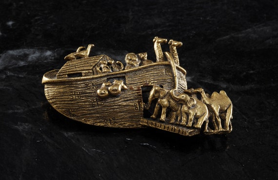 Vintage Noahs Ark Religious Pin Brooch Gold Tone … - image 1