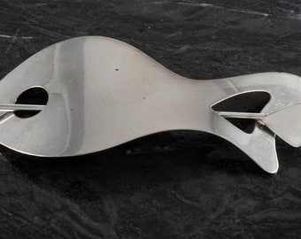 Vintage Hair Barrette Accessory Silver Tone Metal Fish With Metal Stick