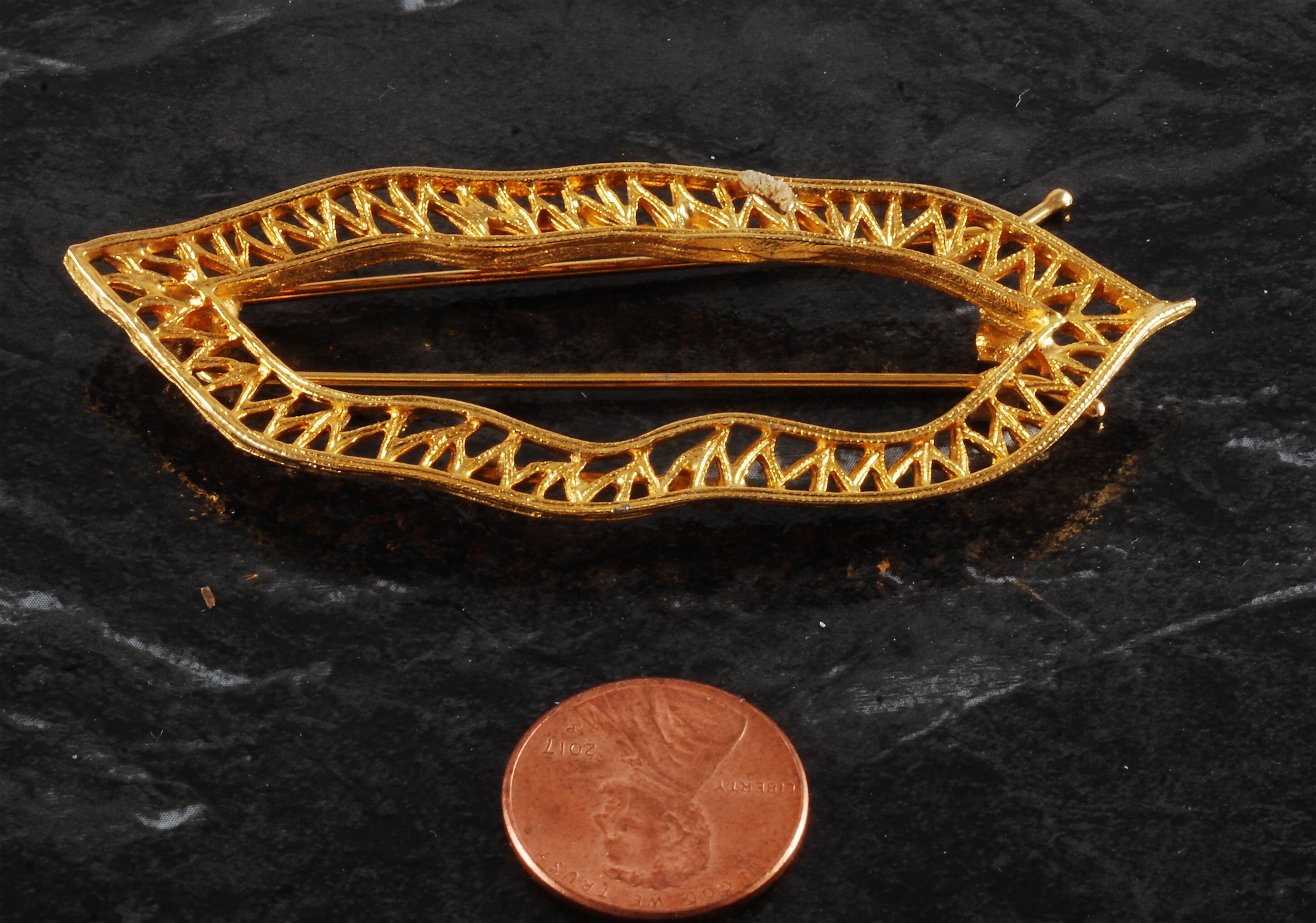 Vintage designer gold tone metal hair barrette Amazon.com : Barrettes For Women - 3inch Oval Vintage Metal  main image 2