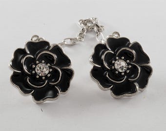 Vintage Sweater Clip Silver Tone Metal Black Enamel Flower Rhinestone Fashion Accessory 7"