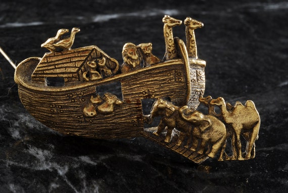 Vintage Noahs Ark Religious Pin Brooch Gold Tone … - image 3