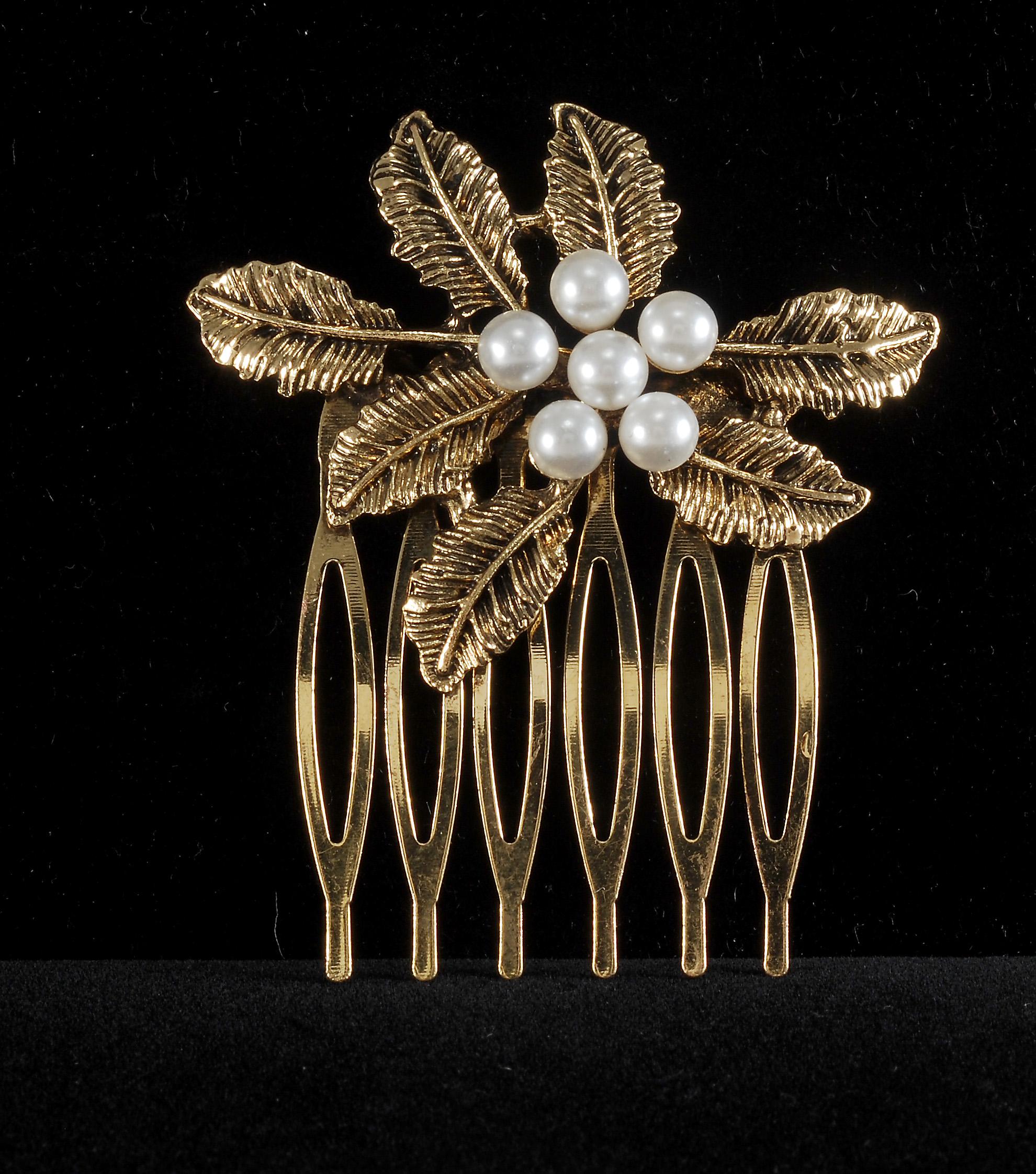 Vintage Hair Comb Faux Pearl Flower Gold Tone Metal 2 display picture 3