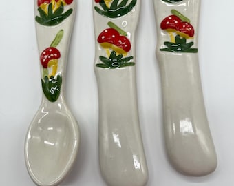 Arnel Retro Small Red Mushroom Mushie Kitchen Utensil Knife Spoon Wall Decor 1970s