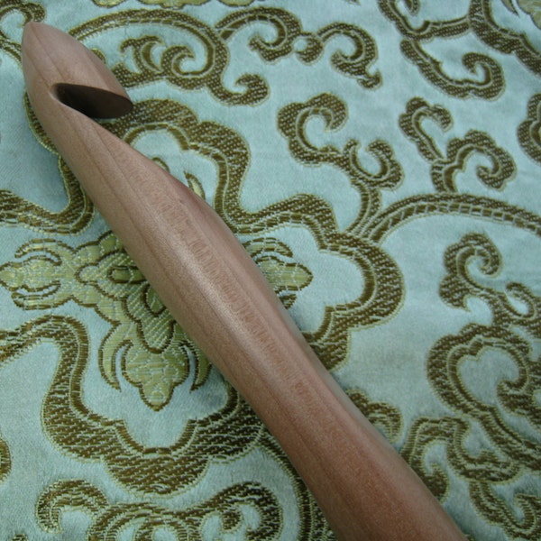 Jumbo wood crochet hook SIZE 17 mm   US R (We have All  sizes of  P,  and Q, R,  S, T, U)