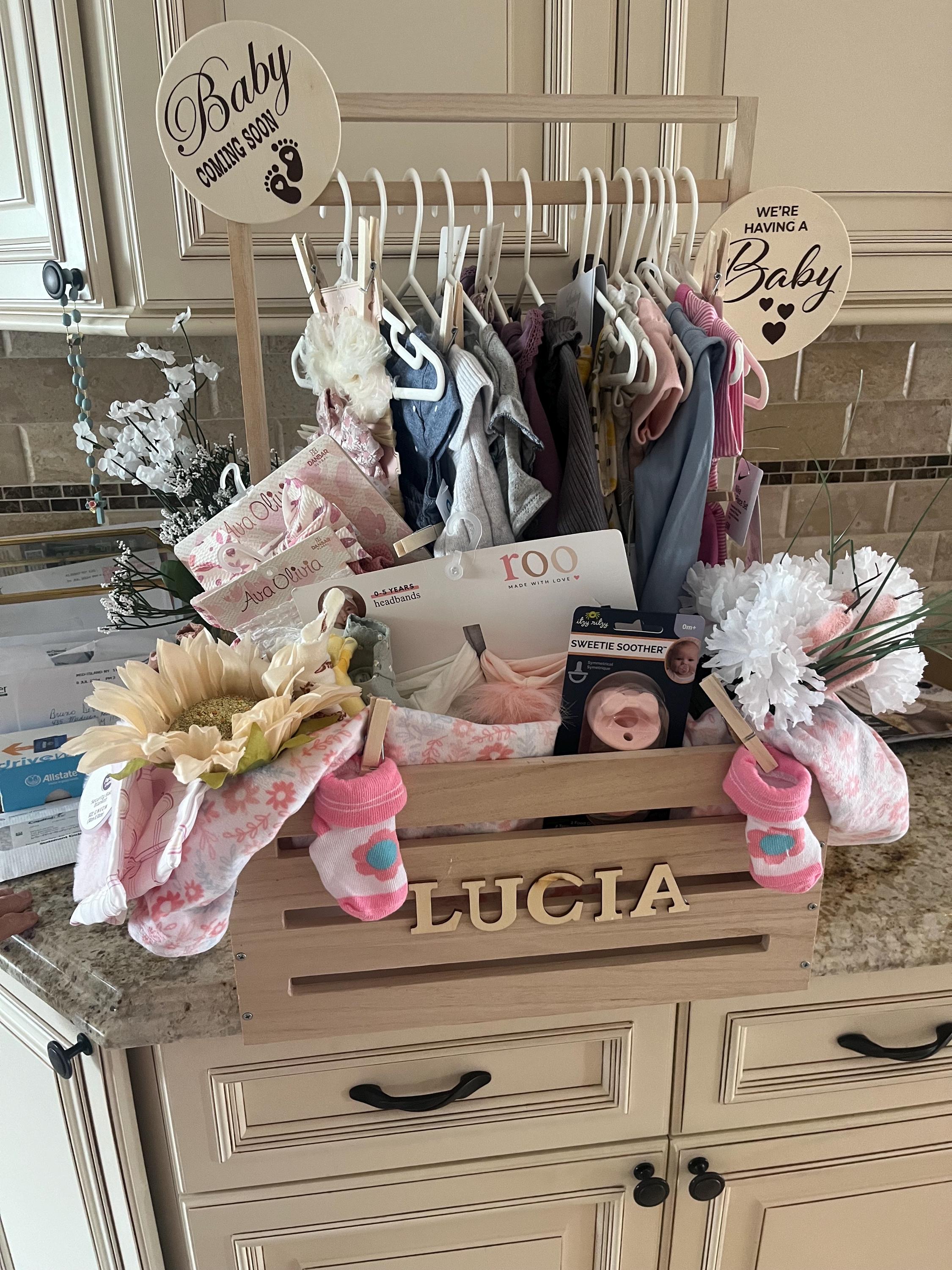 Taimimy Houten babygeschenkmand met handvat, kinderkledinghangers en slinger, houten babyshower kast, baby opbergmand, gepersonaliseerde babymand voor zwangere vrouwen en nieuwe ouders