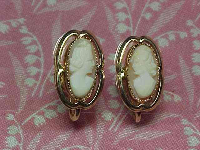 Vintage Shell Cameo Screw Back Earrings 1/20 12k gold filled