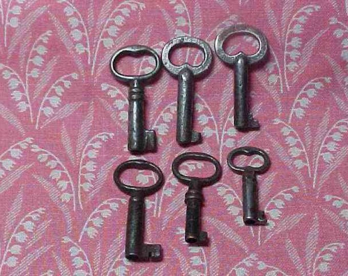 6 Vintage Small Lock Keys 5 Steel 1 Brass Open Barrel Ends Etsy