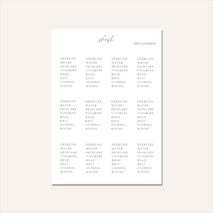 Könnte beinhalten: Ein bedruckbares Blatt mit Habit-Tracker-Aufklebern mit dem Text "skosh" und "HABITS | CUSTOM BLOCK" oben. Die Aufkleber zeigen eine Liste von Gewohnheiten, darunter Sport, Wasser, Hautpflege, Vitamine, Lesen, Stricken, Tagebuch schreiben und Reiten.