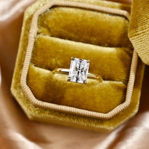 Solid Gold Radiant Cut Moissanite Engagement Ring, Solitaire Radiant Cut Moissanite Wedding Ring, Anniversary Ring for Her, Moissanite Gift