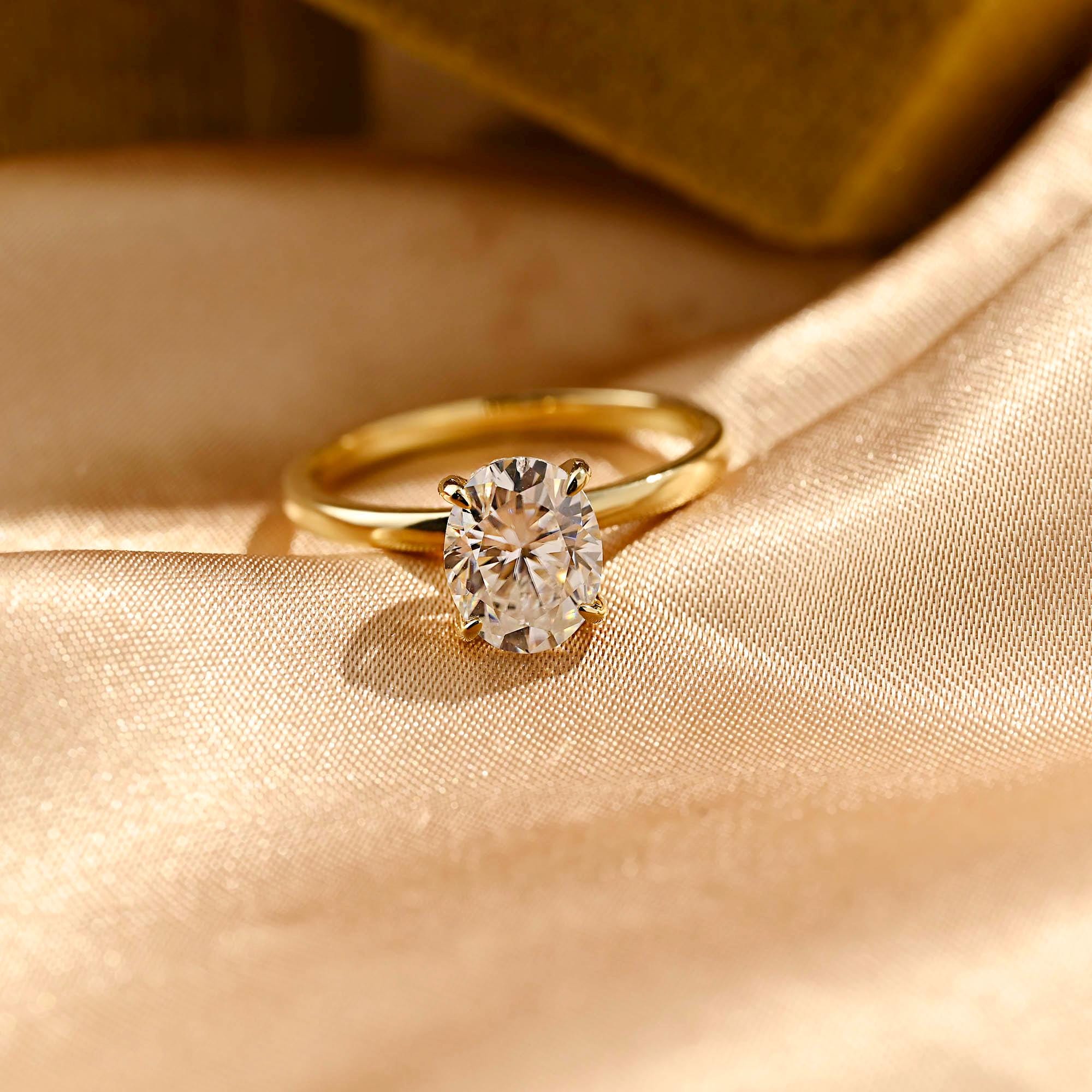 オーバルダイヤモンドリング 2ct イエローゴールド モアサナイト 大粒