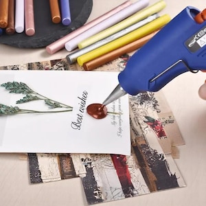 Barras de cera para pistola de pegamento / Cera de sellado de 25 colores para invitaciones y regalos / Decoración de bodas DIY / Se derrite suavemente, fuerte adhesión