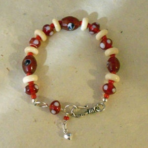 Red Glass and Lampwork Bead Bracelet zdjęcie 2