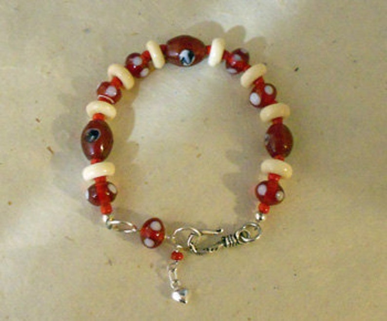 Red Glass and Lampwork Bead Bracelet zdjęcie 2