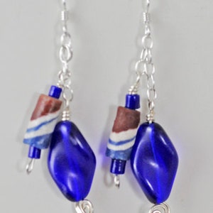 African Recycled Glass Double Dangle Earrings afbeelding 2