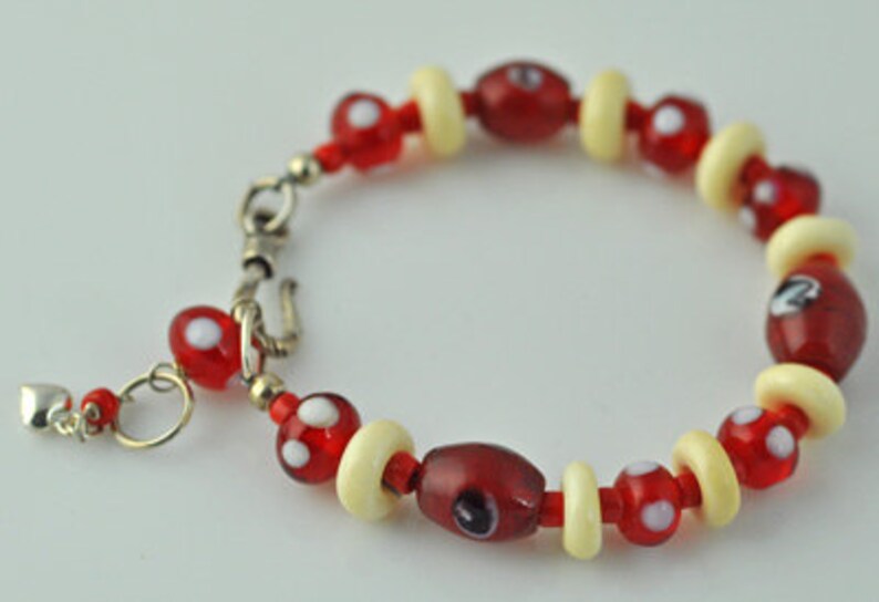 Red Glass and Lampwork Bead Bracelet zdjęcie 3