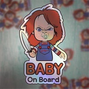 Pegatina de Chucky, el bebé a bordo, calcomanía para auto inspirada en una muñeca de terror espeluznante y tierna, calcomanía de seguridad para bebés de Halloween, decoración divertida para auto