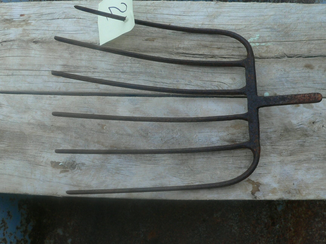 No. 2 Vintage 6 Tine Pitch Fork Head Primitive Farm Garden Hay Etsy