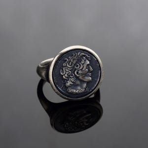 Anillo de plata esterlina con moneda de Alejandro Magno, anillo arcaico con cara grabada, anillo con moneda de Julio César, anillo con sello de plata, anillo con moneda griega