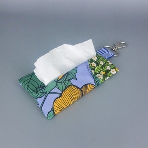 Vintage Flower Travel Tissue Holder Keychain + Tissue Pack, Gifts for Her, Cute Accessory, Cute Keychain, Sanitizer Holder