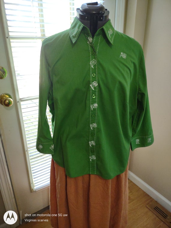 Upscaled, Kelly Green polycotton buttoned shirt with small White flowers Upscaled, Kelly Green polycotton buttoned shirt with small White flowers