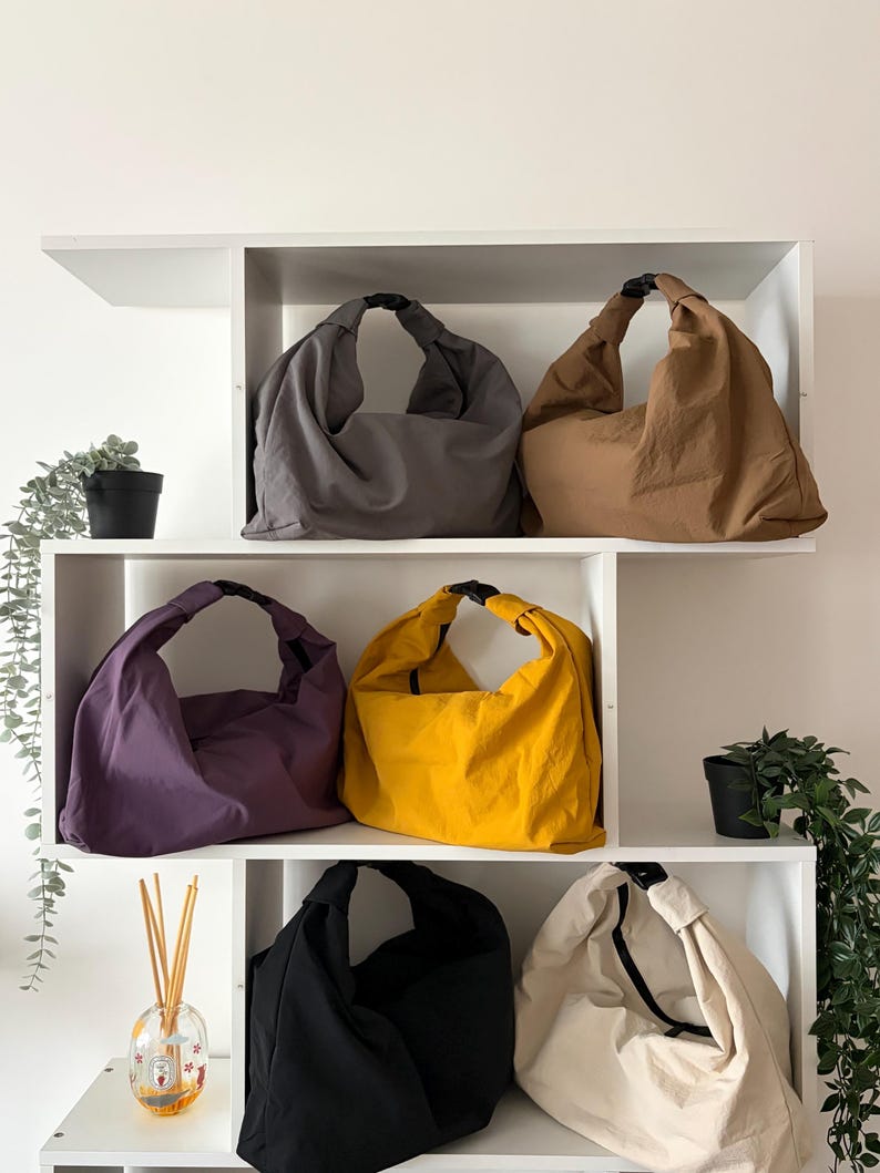 Bolso hobo de nailon, bolso de mano, resistente al agua, convertible en bandolera, correa ajustable, estilo minimalista para hombres y mujeres. imagen 1