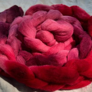 handgefärbt, Kammzugwolle, Targhee-Faser, Merinofaser, Spinnen, Weben, Filzen, Stricken, Häkeln, Art Yarn, 21 micron