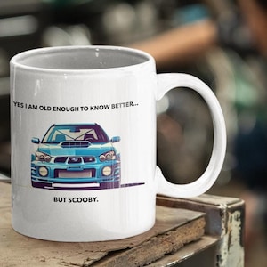 スバル インプレッサ マグカップ | スバル WRX STi | スバル ギフト | JDM ギフト | スバル 愛好家 ギフト | おもしろい車 マグカップ | スポーツカー マグカップ