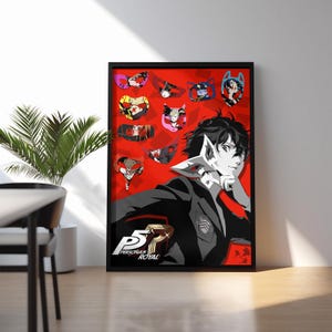 Op de afbeelding: Een ingelijste poster met een personage uit Persona 5 Royal, met een rode achtergrond en diverse karaktermaskers. Het personage draagt een zwart pak met een wit masker. De poster heeft de tekst "P5 Persona Royal".
