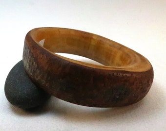 live edge wood bangle bracelet size L 4965