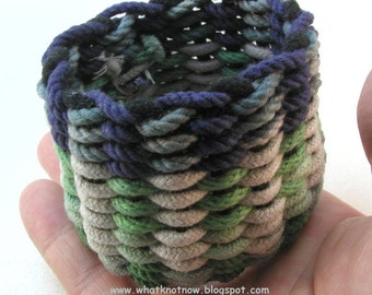 green blue basket weave cuff size S 3208