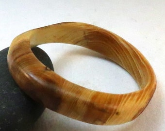 white cedar bangle size M