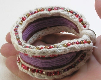 purple beaded spool bracelet size M 1644