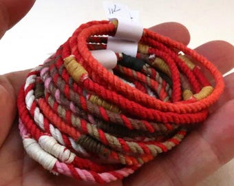 tres pulseras de hilo rojo S 4941