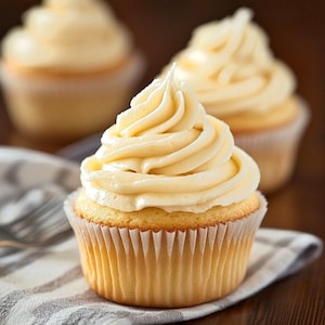 Vanilla Cupcake Recipe - Instant Digital Guide - Extra Dessert Art -