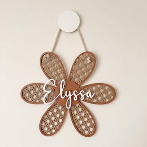 Targa con nome per bambina, lettera in rattan, fiore di margherita boho, decorazione floreale per la cameretta, arazzo da parete in legno, regalo per il primo compleanno, regalo per baby shower