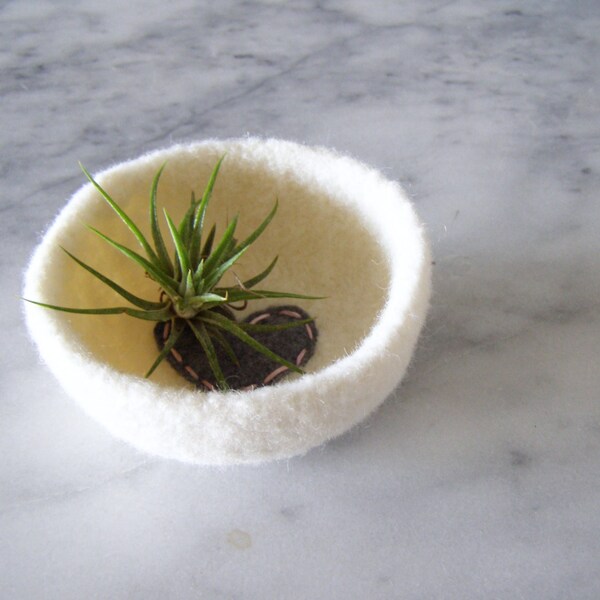 Wool Ring Dish -  Felted Off White Ring Dish with Grey Heart Embroidery - Air Plant Pot - Felted Shallow Dish - Jewelry Organizer
