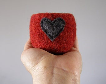 felted wool bowl  -  dark red wool with grey eco felt heart - ring holder, wool anniversary ring bowl - Valentine's day gift for girlfriend